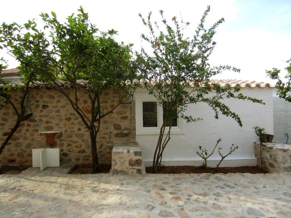 Kiki'S Houses Vlichos Hydra  Exterior photo